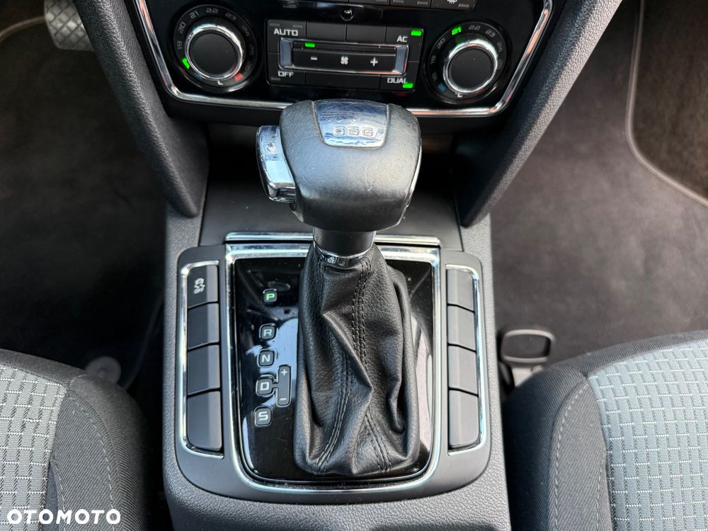 Skoda Superb 2.0 TDI DSG Elegance - 22
