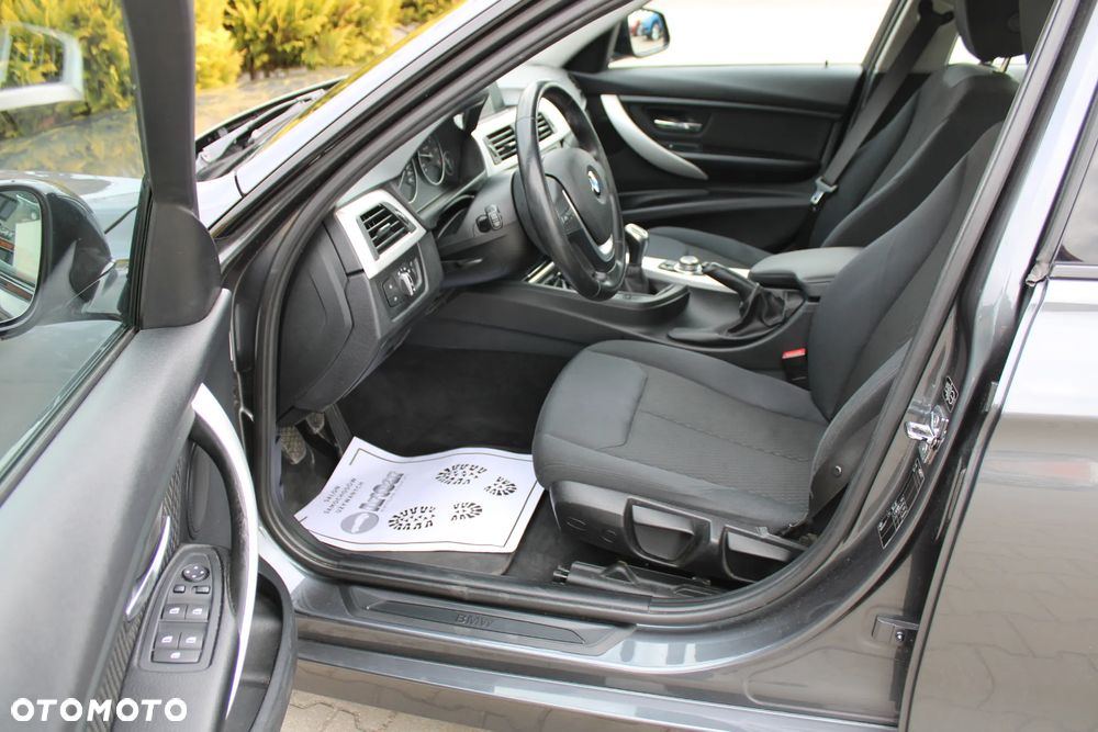 BMW Seria 3 320d DPF Edition Fleet Sport - 21