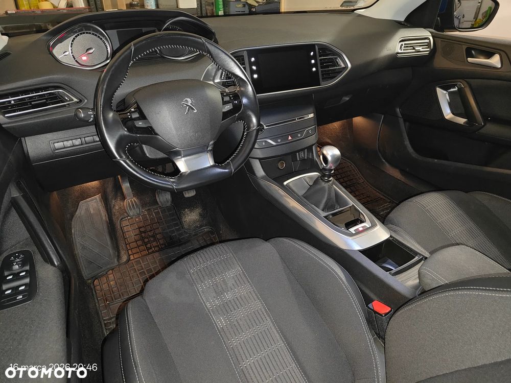 Peugeot 308 1.2 PureTech Allure S&S - 8