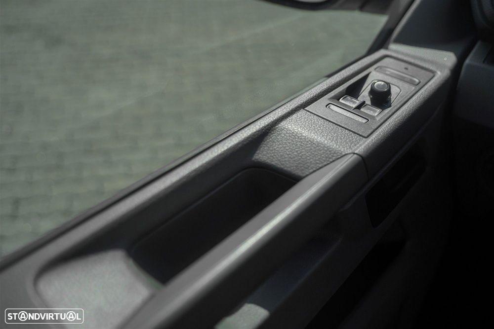 VW Caravelle 2.0 TDi BM Longa Comfortline - 17