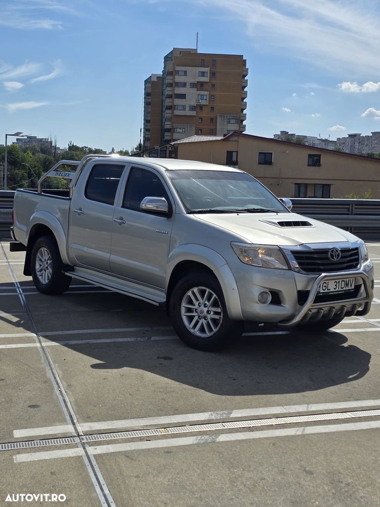Toyota Hilux - 2