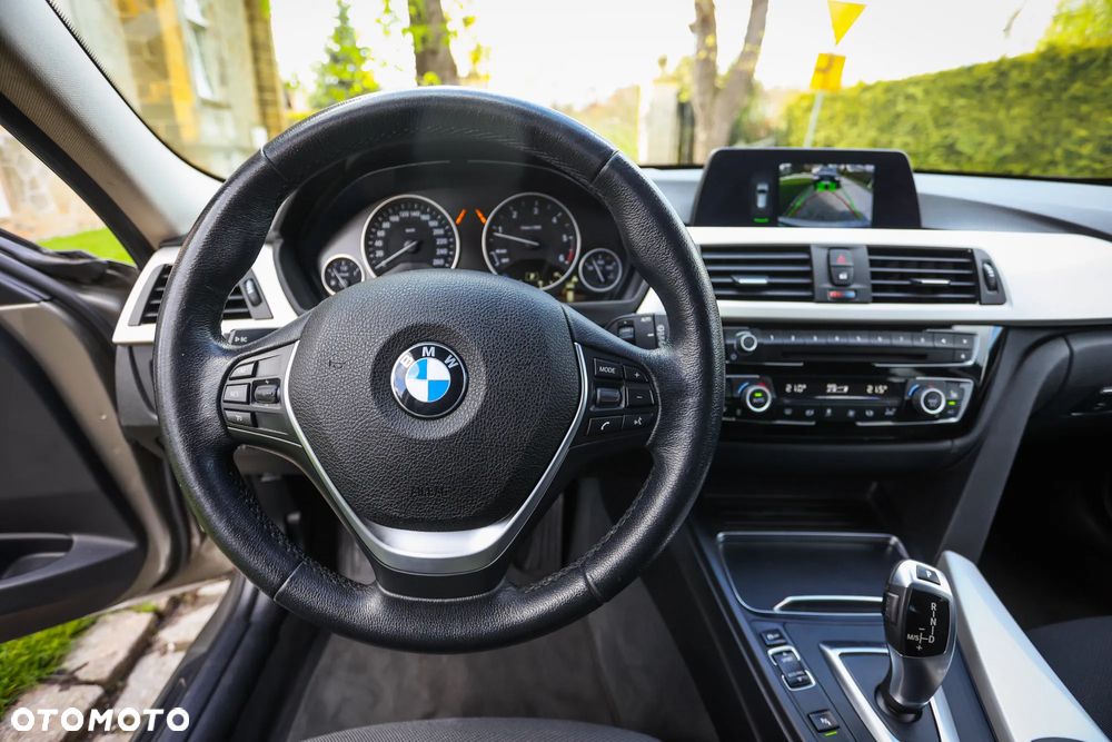 BMW Seria 3 318d Edition Luxury Line Purity - 32