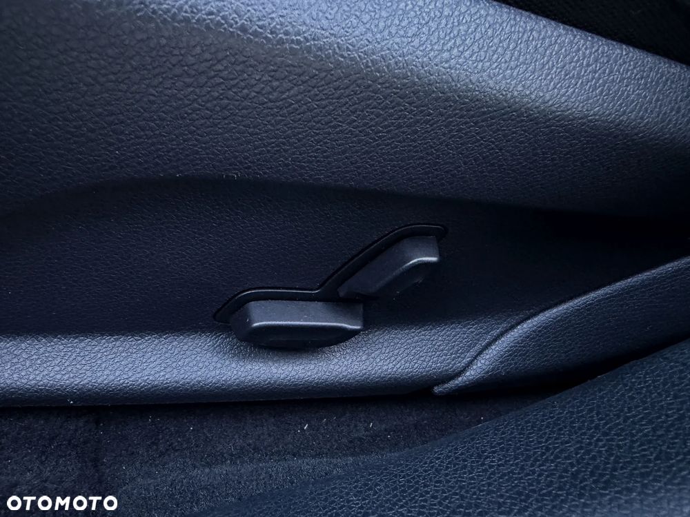 Mercedes-Benz Klasa C 200 7G-TRONIC - 36