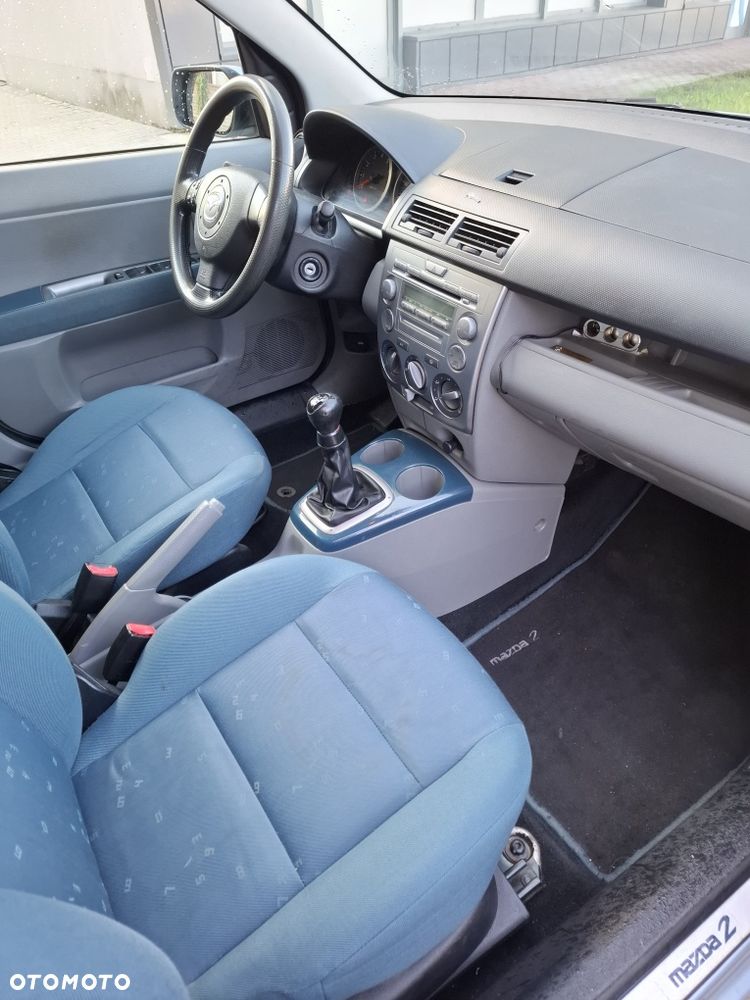 Mazda 2 - 6