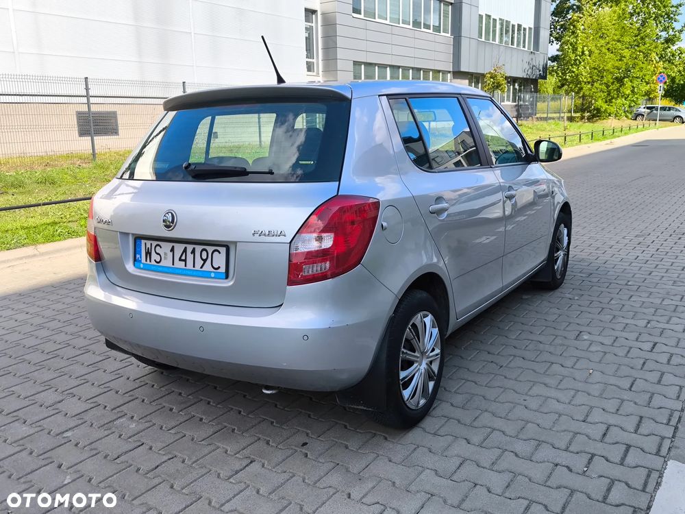 Skoda Fabia 2014 photo 3