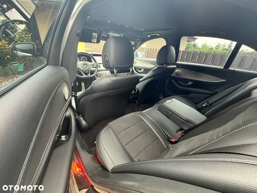 Mercedes-Benz Klasa E 220 d 9G-TRONIC - 19