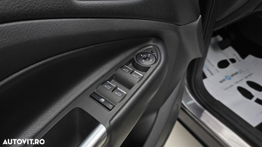 Ford Kuga - 11