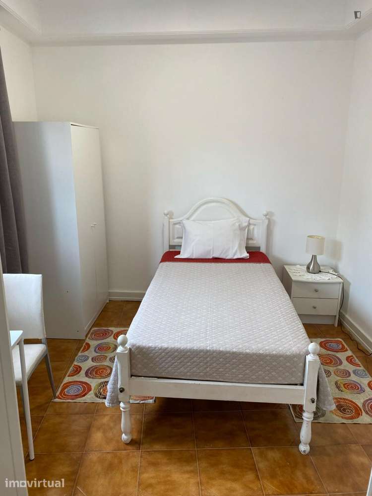 Apartamento com 2 quartos - localizado em Sé Porto - Grande imagem: 2/9