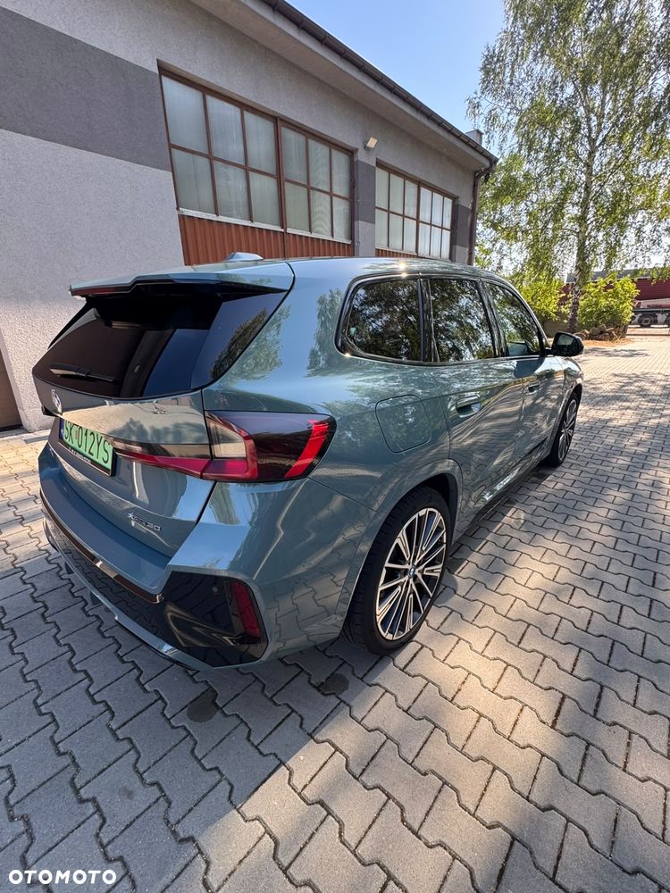 BMW iX1 - 8