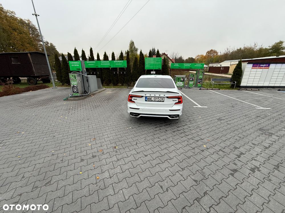 Volvo S60 T6 AWD R-Design - 4