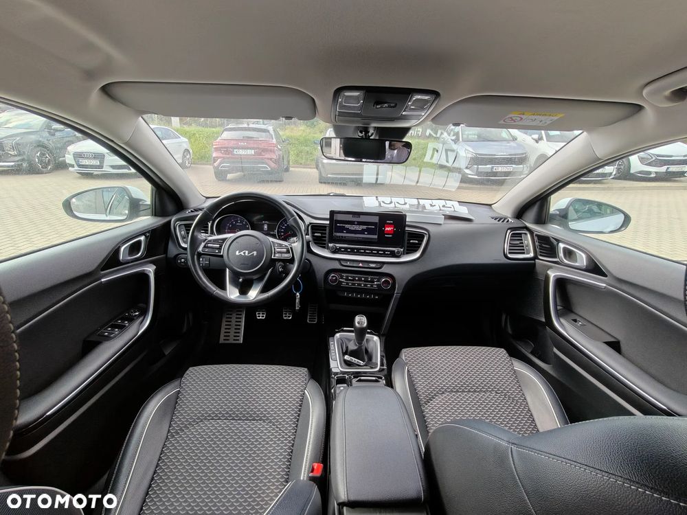 Kia Ceed - 16
