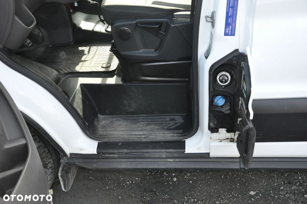 Ford Transit - 28