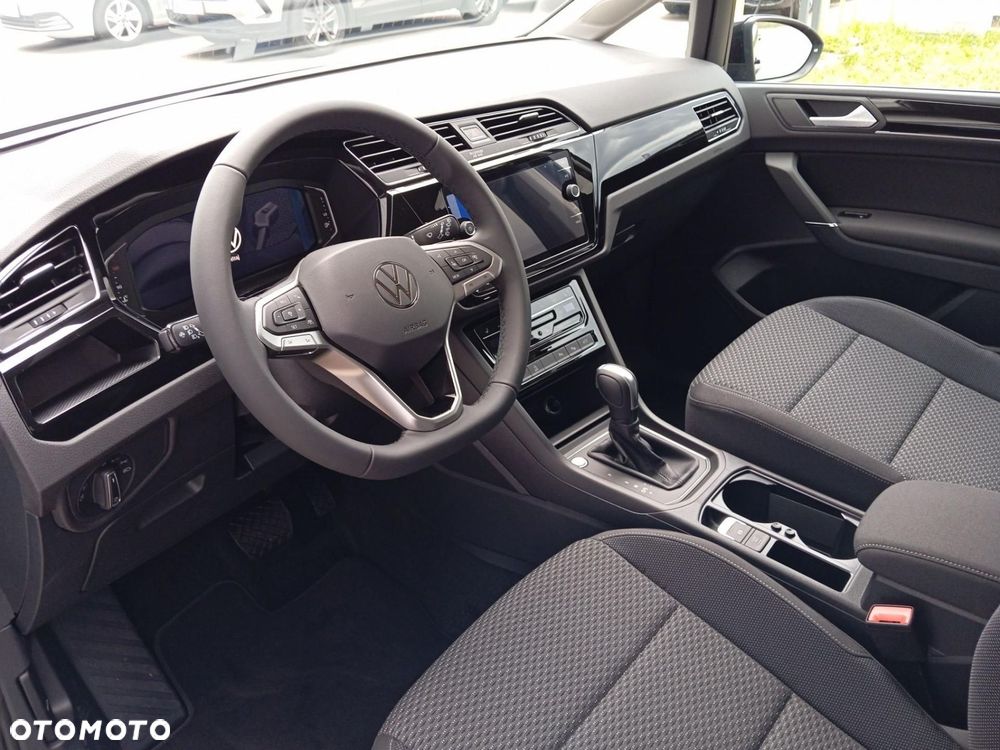 Volkswagen Touran - 22
