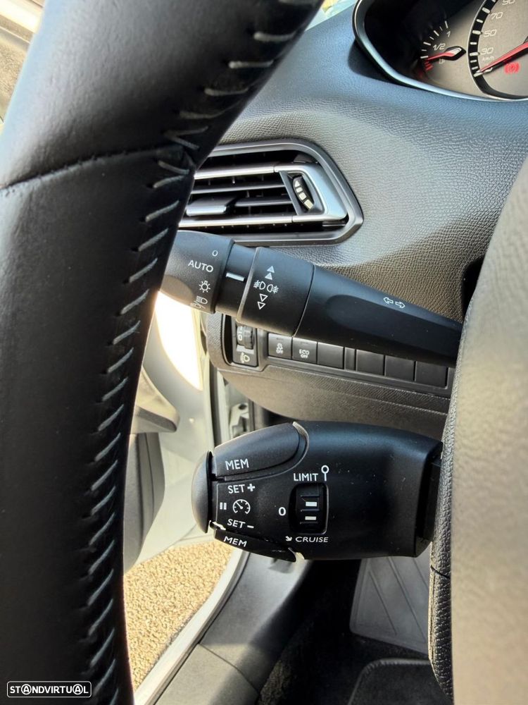 Peugeot 308 SW 1.6 BlueHDi Style - 19