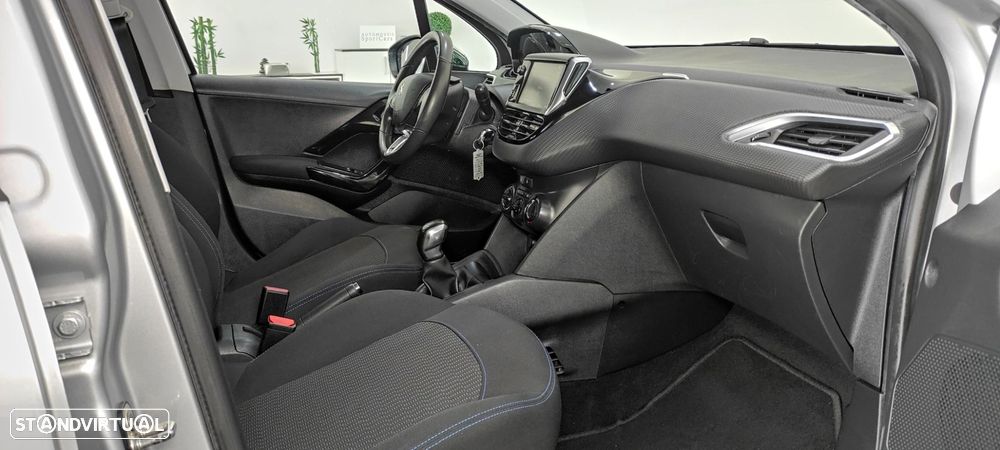 Peugeot 208 1.2 PureTech Style - 22