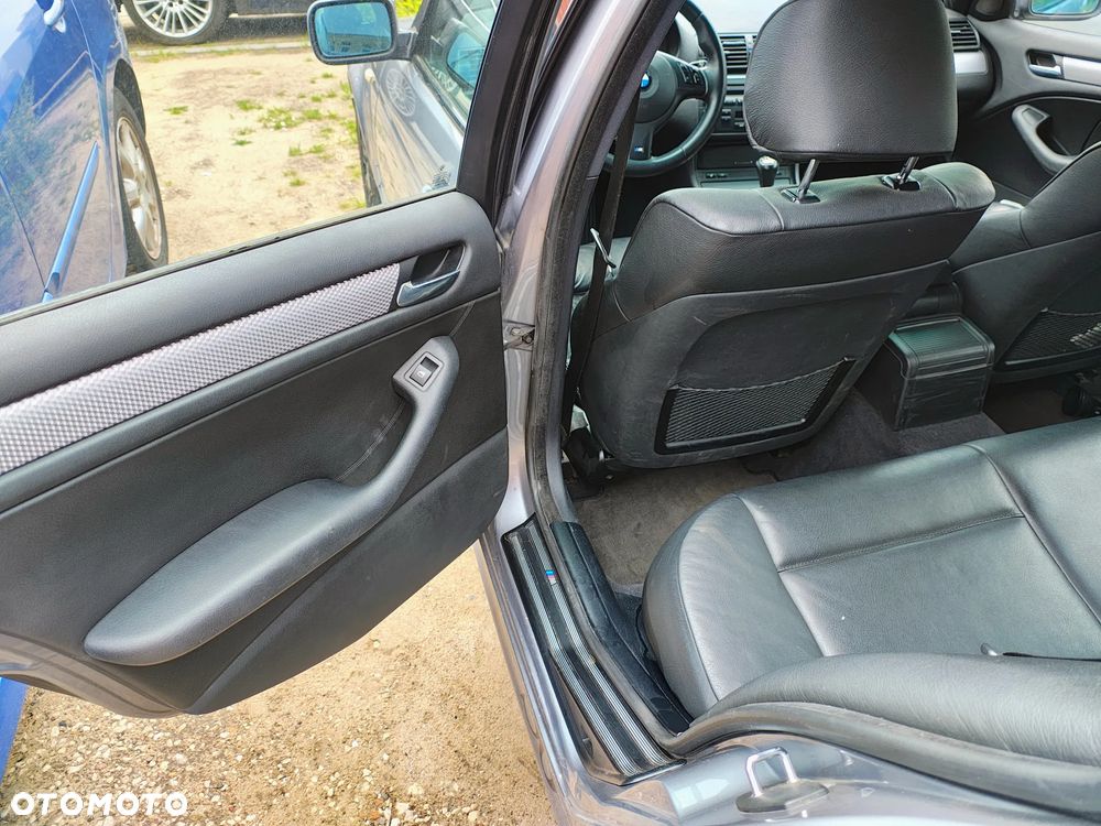 BMW Seria 3 330d - 32