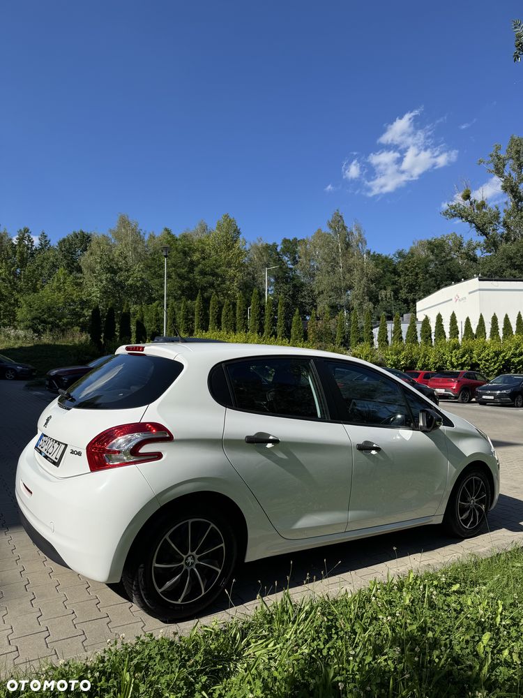 Peugeot 208 - 11