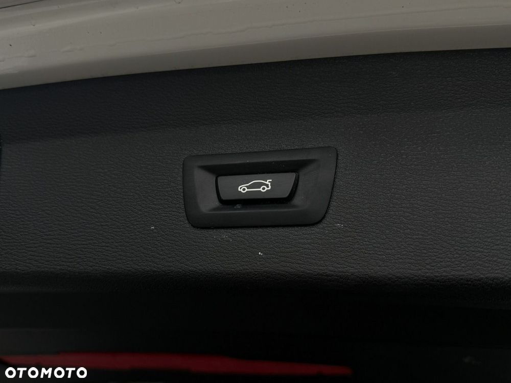 BMW X1 sDrive18i GPF xLine - 37