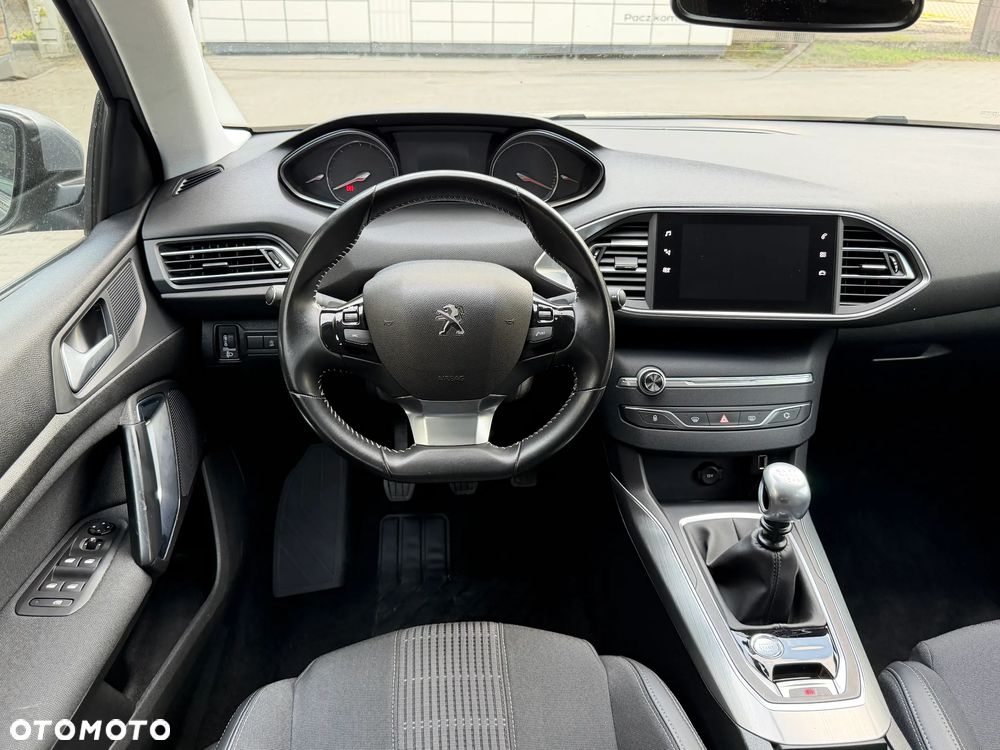 Peugeot 308 1.2 PureTech Allure S&S - 26