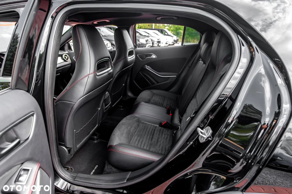 Mercedes-Benz GLA 250 4Matic 7G-DCT AMG Line - 20