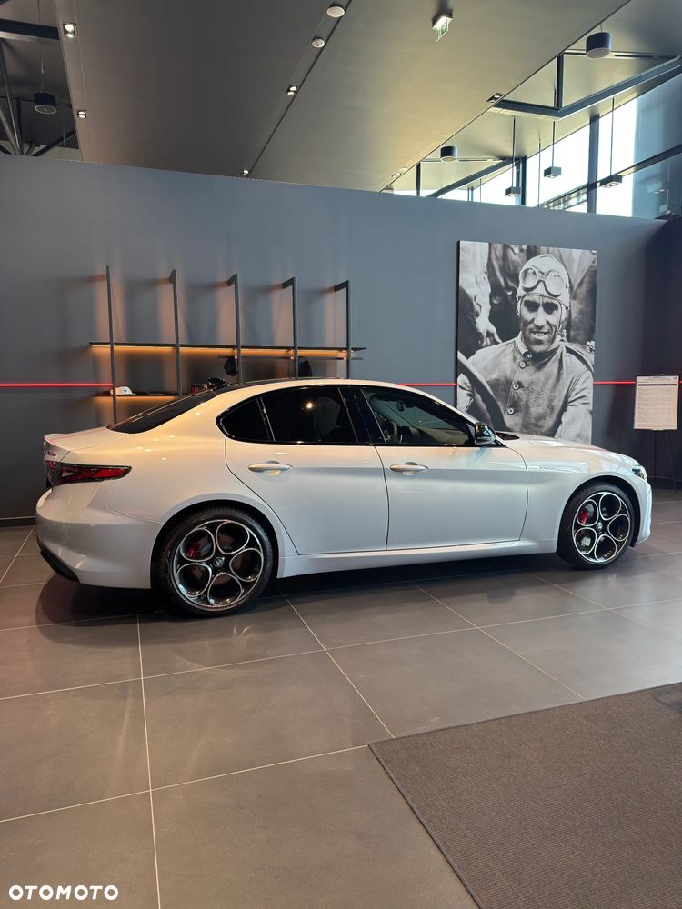 Alfa Romeo Giulia 2.2 D Turbo Veloce Q4 - 5