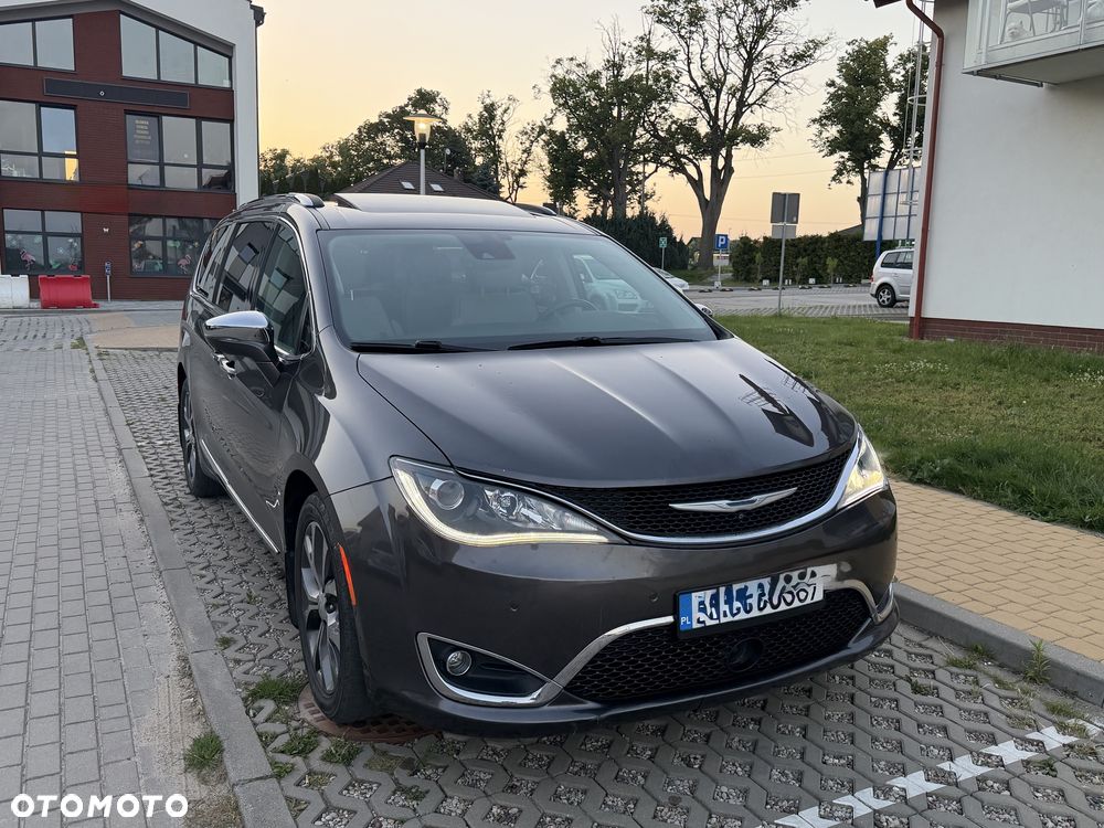 Chrysler Pacifica - 7