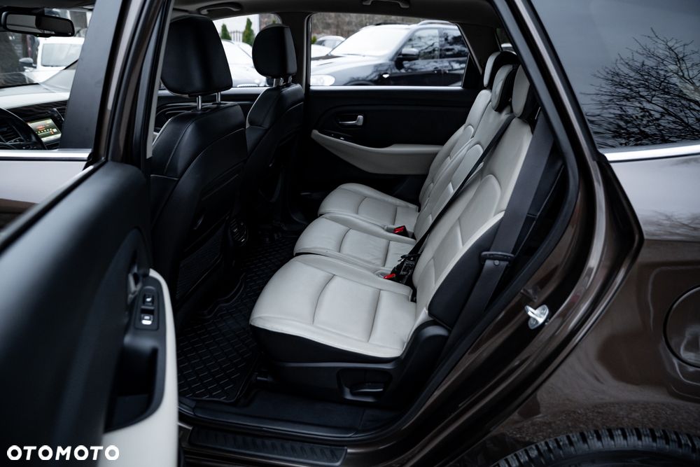 Kia Carens 1.7 CRDi L 7os - 19