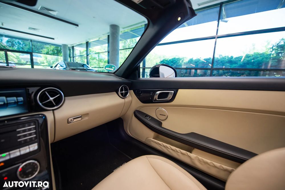 Mercedes-Benz SLC 300 9G-TRONIC - 34