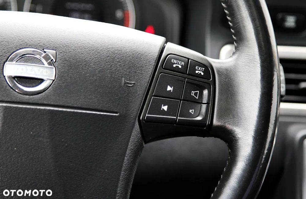 Volvo V70 2.4D Momentum - 17