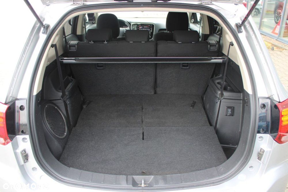Mitsubishi Outlander - 13