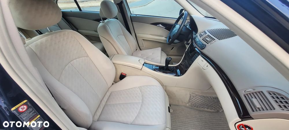 Mercedes-Benz Klasa E 220 CDI Elegance - 30