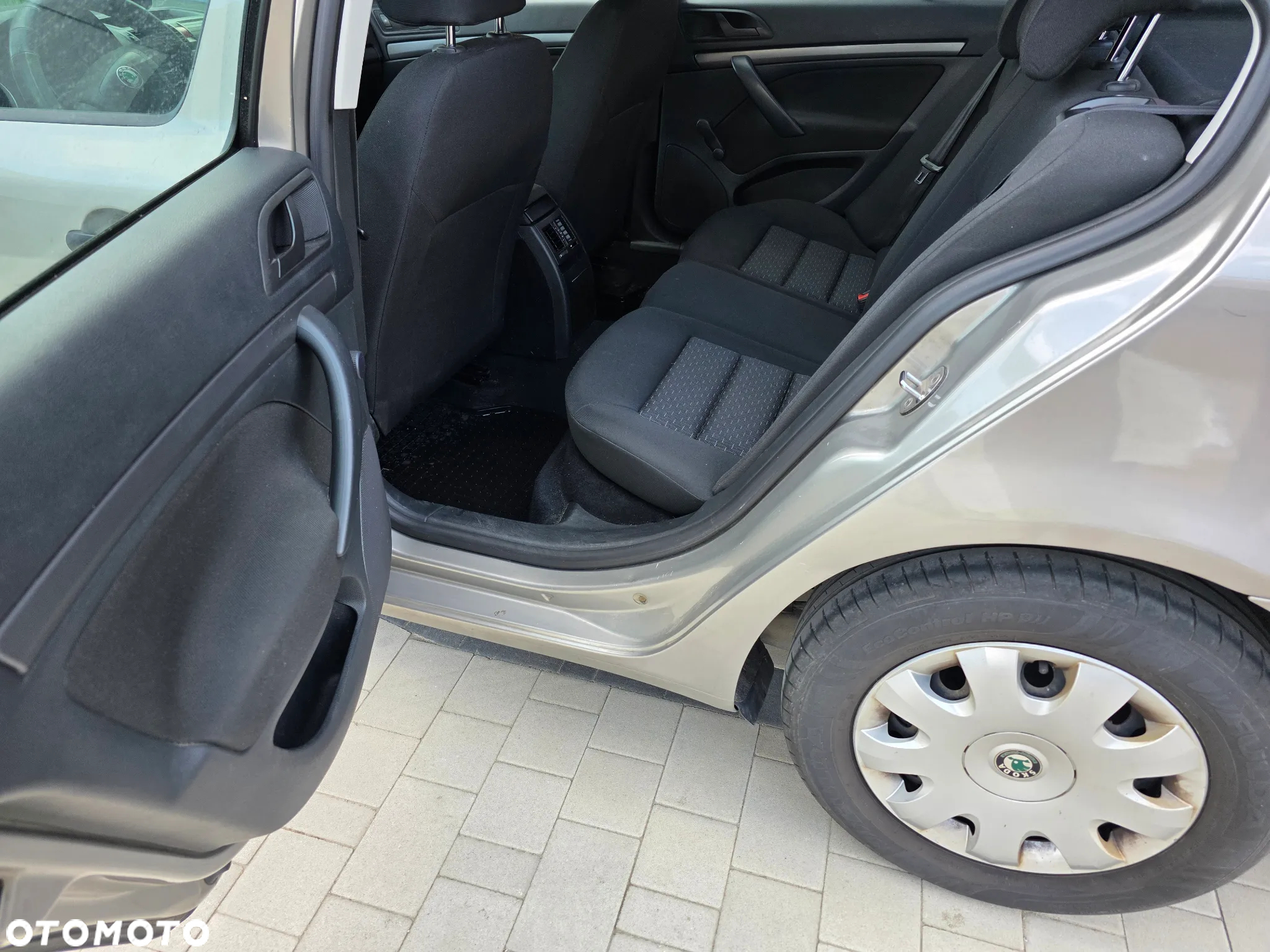 Skoda Octavia 1.6 Tour - 16
