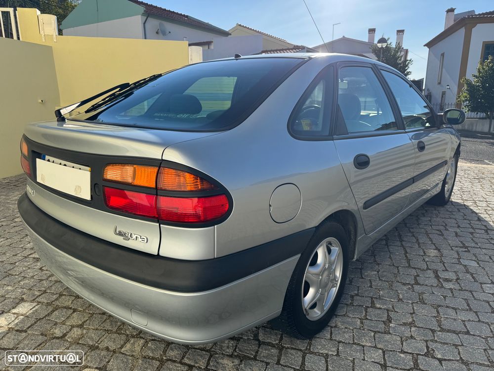 Renault Laguna 1.6 RXE - 23