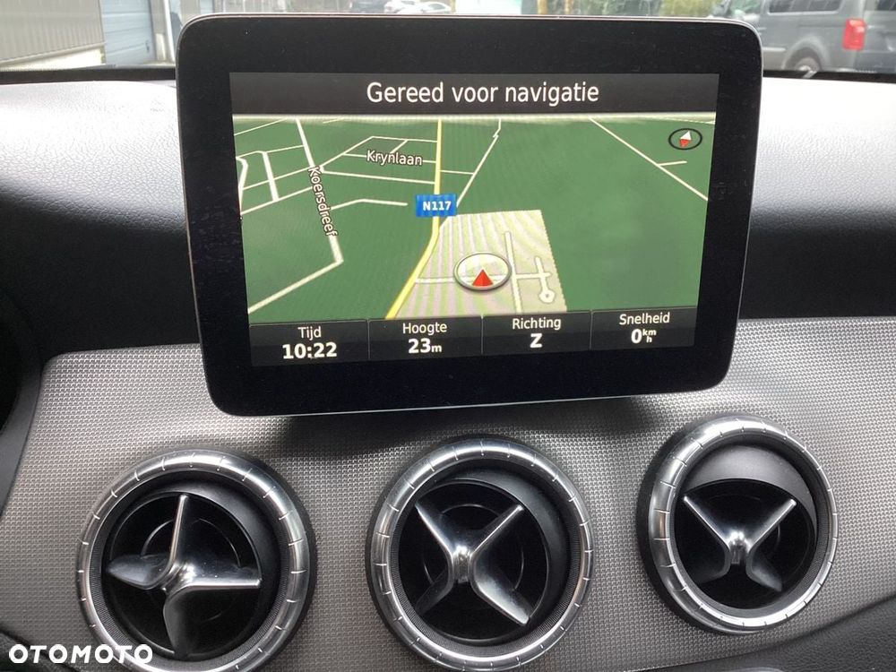 Mercedes-Benz CLA 180 Peak Edition - 34