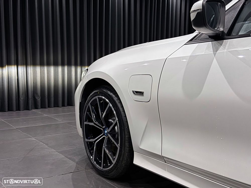 BMW 320 e Line Sport Auto - 13