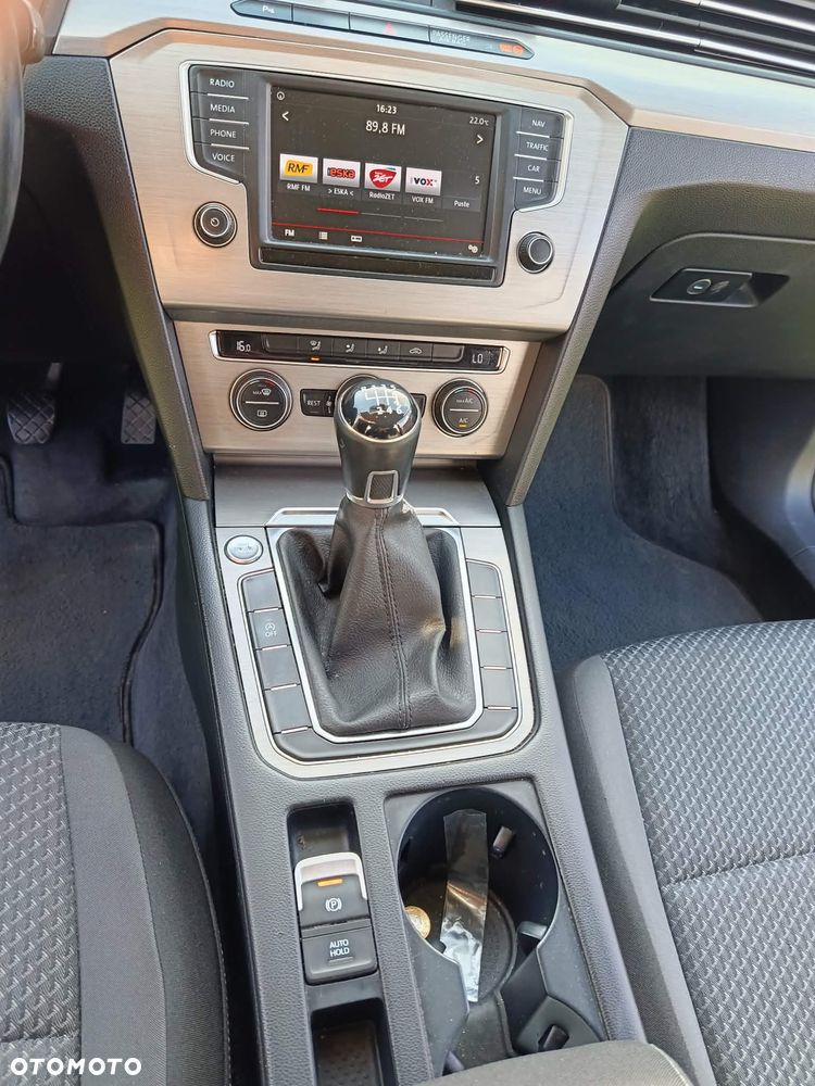 Volkswagen Passat 2.0 TDI BMT Comfortline - 11
