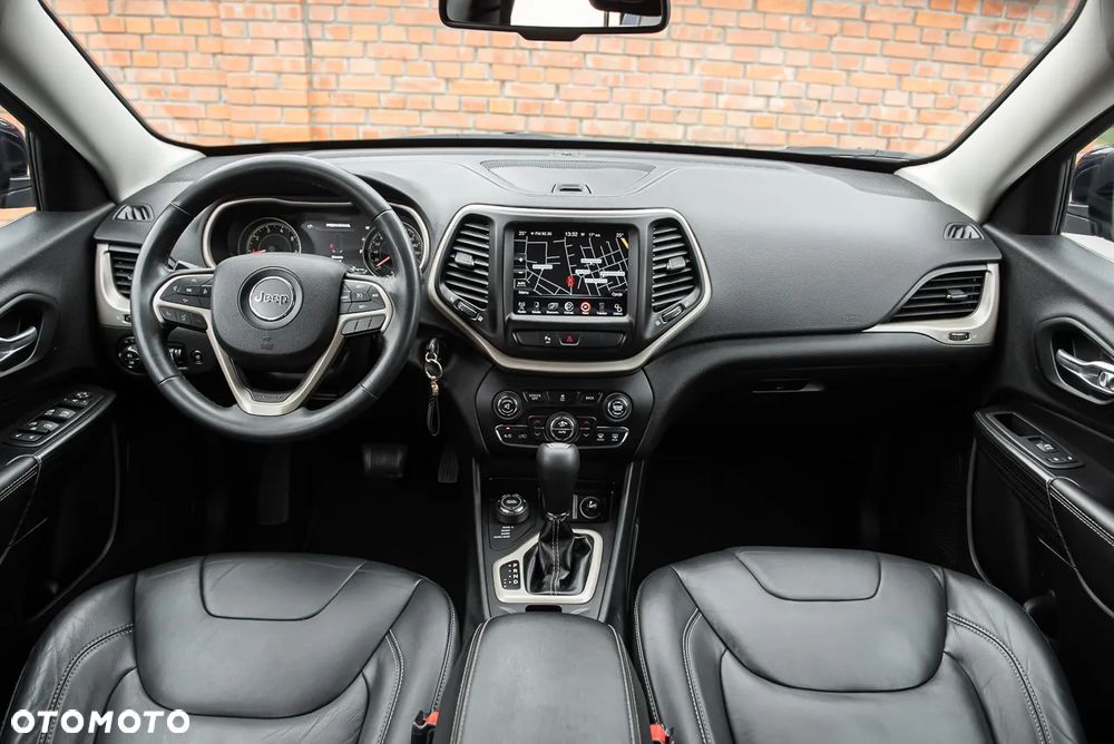 Jeep Cherokee - 22