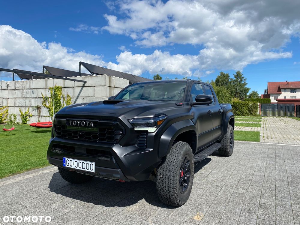 Toyota Tacoma - 14