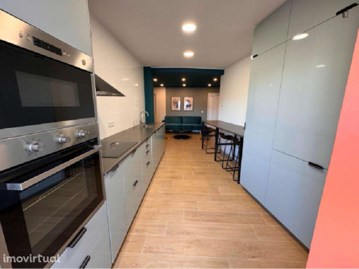 Quarto - localizado em Setubal - Grande imagem: 2/14