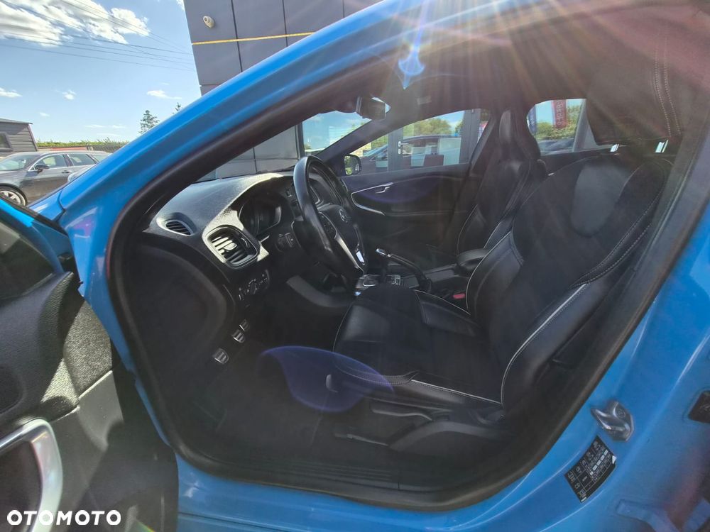 Volvo V40 D4 Kinetic - 29