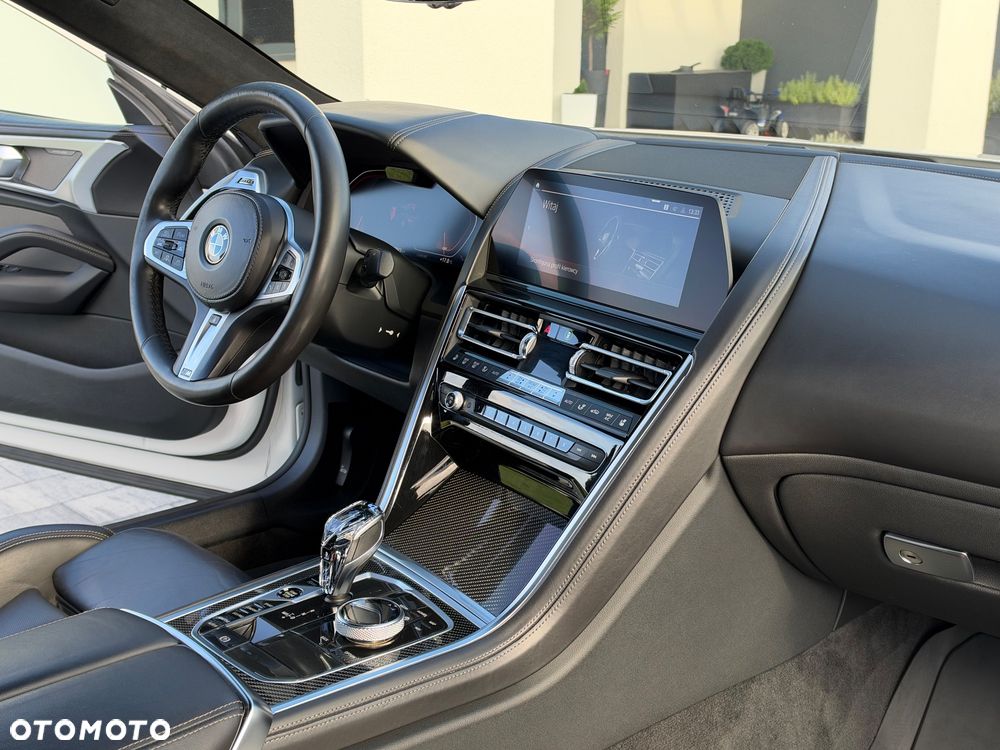 BMW Seria 8 840d xDrive mHEV - 32