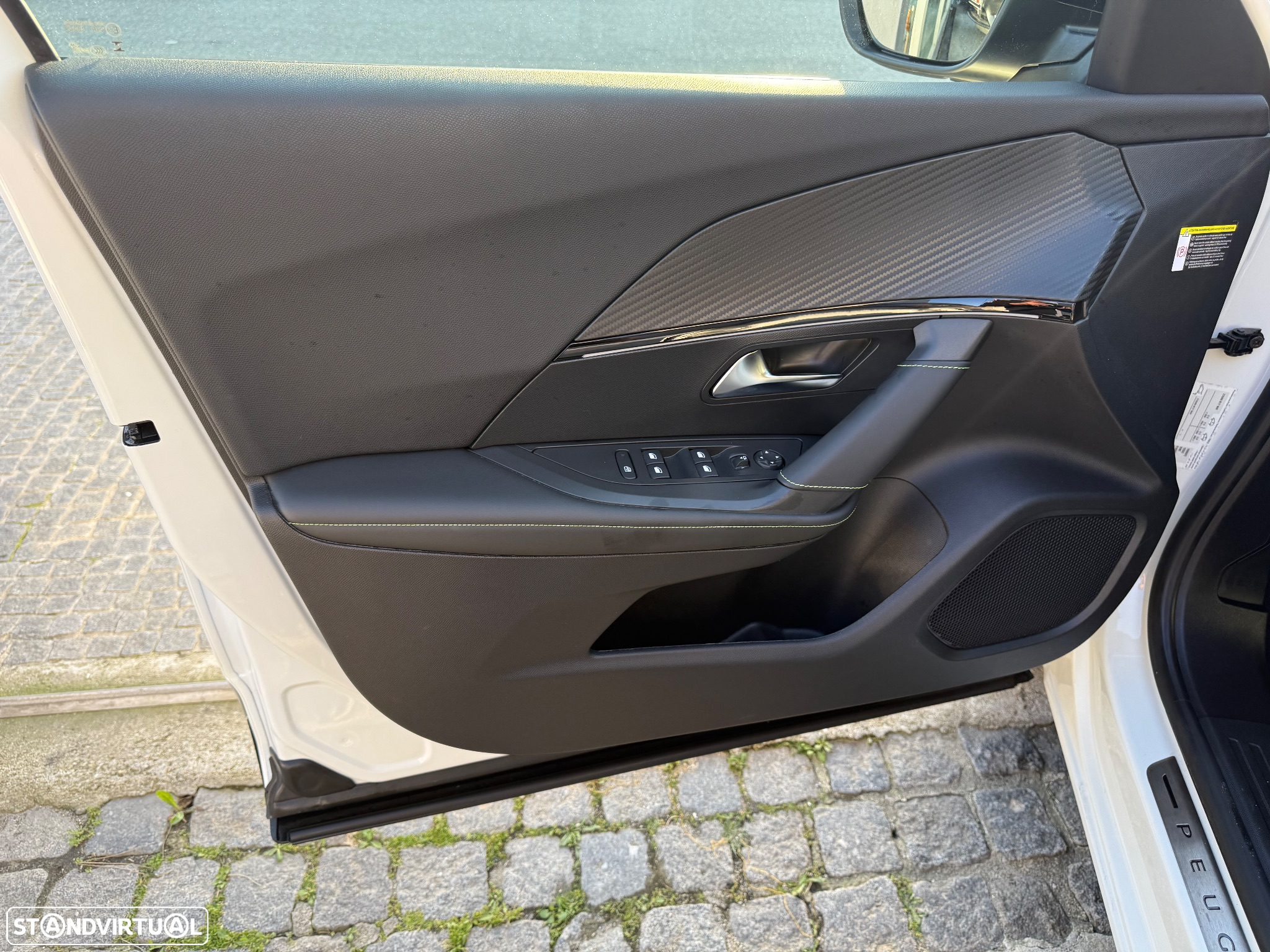 Peugeot e-2008 50 kWh Allure Pack - 14