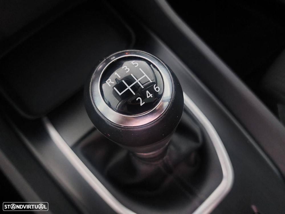 Nissan Qashqai 1.3 DIG-T N-Connecta - 31