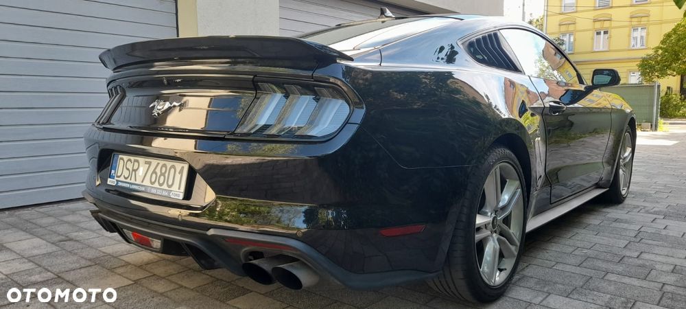 Ford Mustang - 25