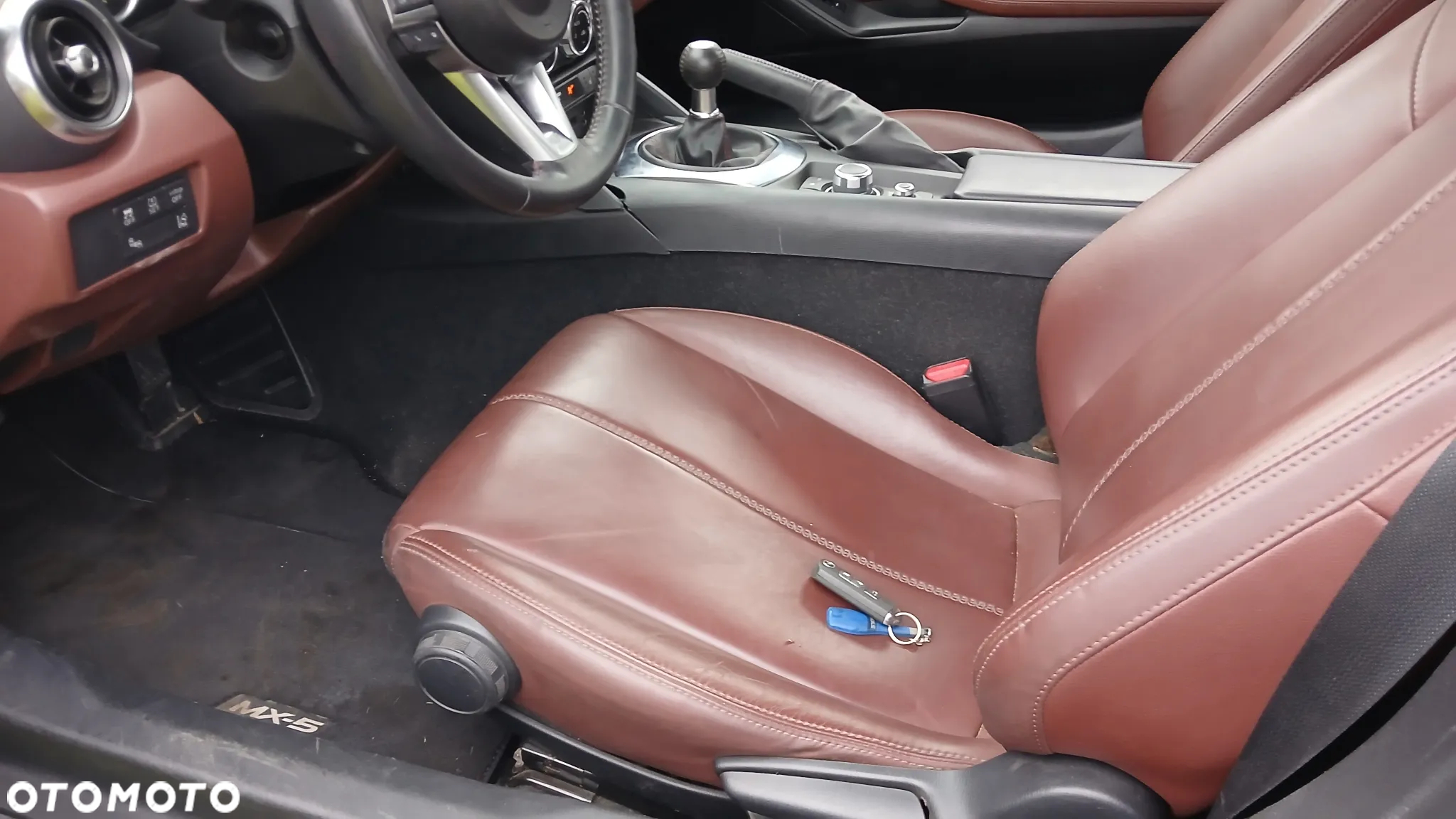 Mazda MX-5 SKYACTIV-G 160 SAKURA - 27