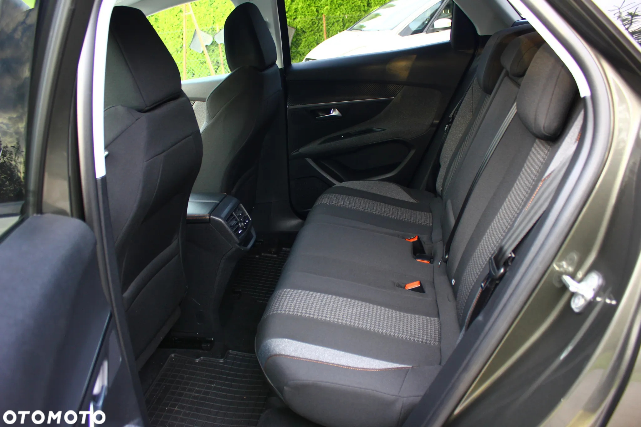 Peugeot 3008 1.5 BlueHDi Active Pack S&S - 25