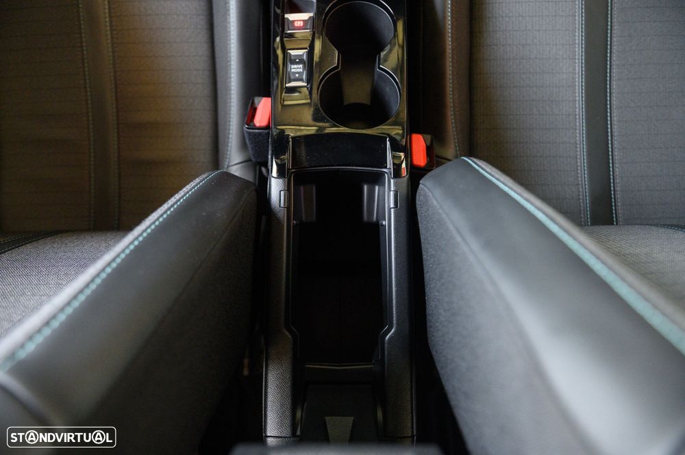 Peugeot 2008 1.2 PureTech Allure - 57