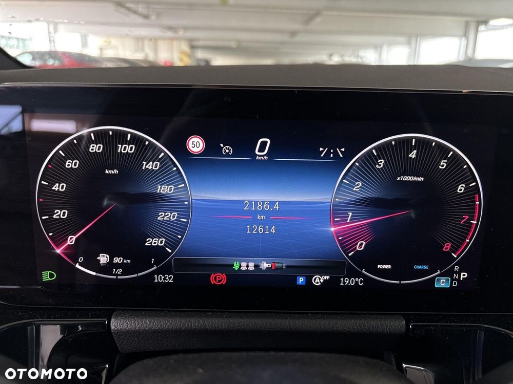 Mercedes-Benz GLA - 12