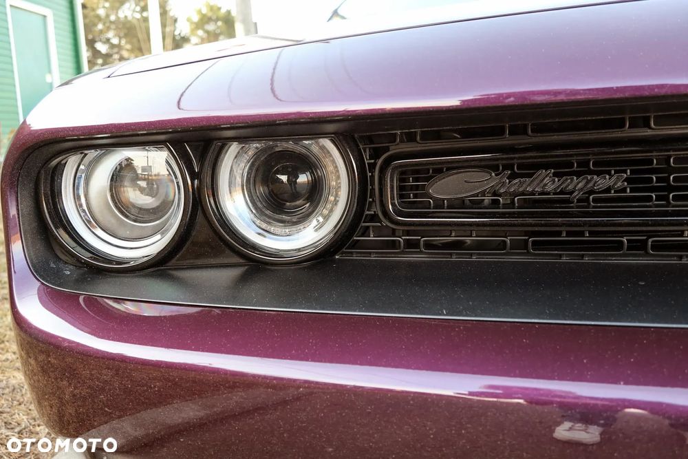 Dodge Challenger - 8