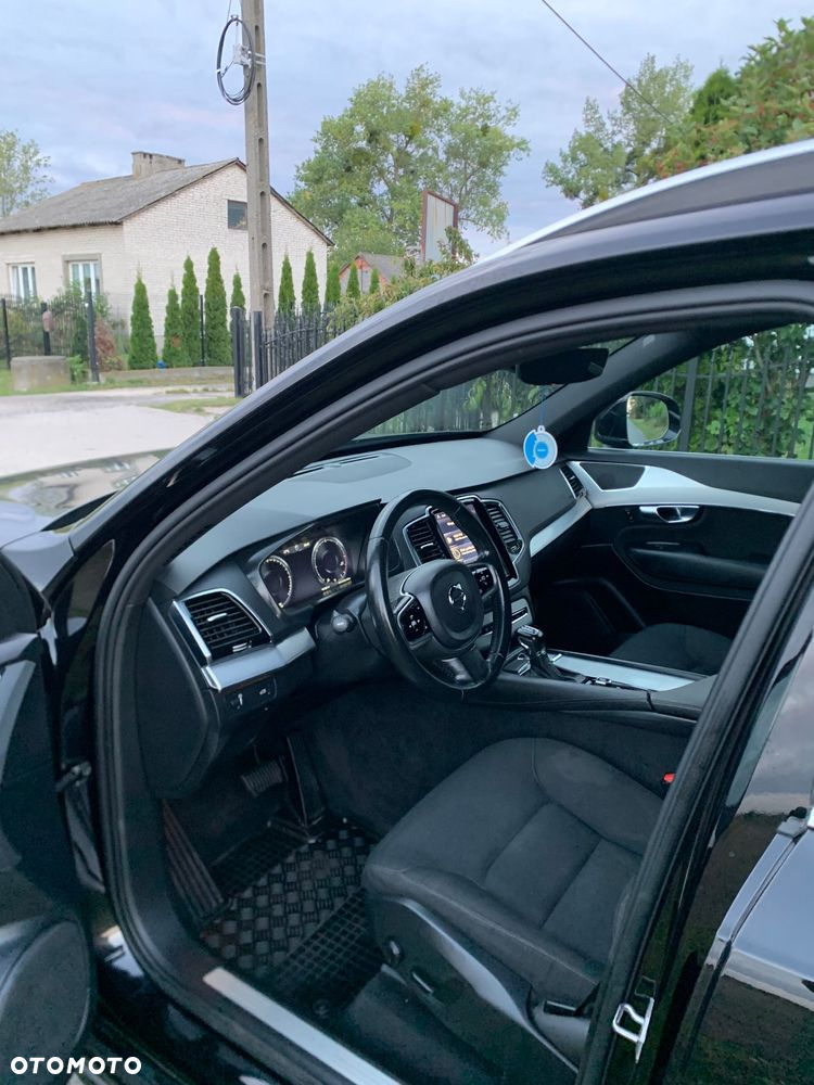 Volvo XC 90 - 9